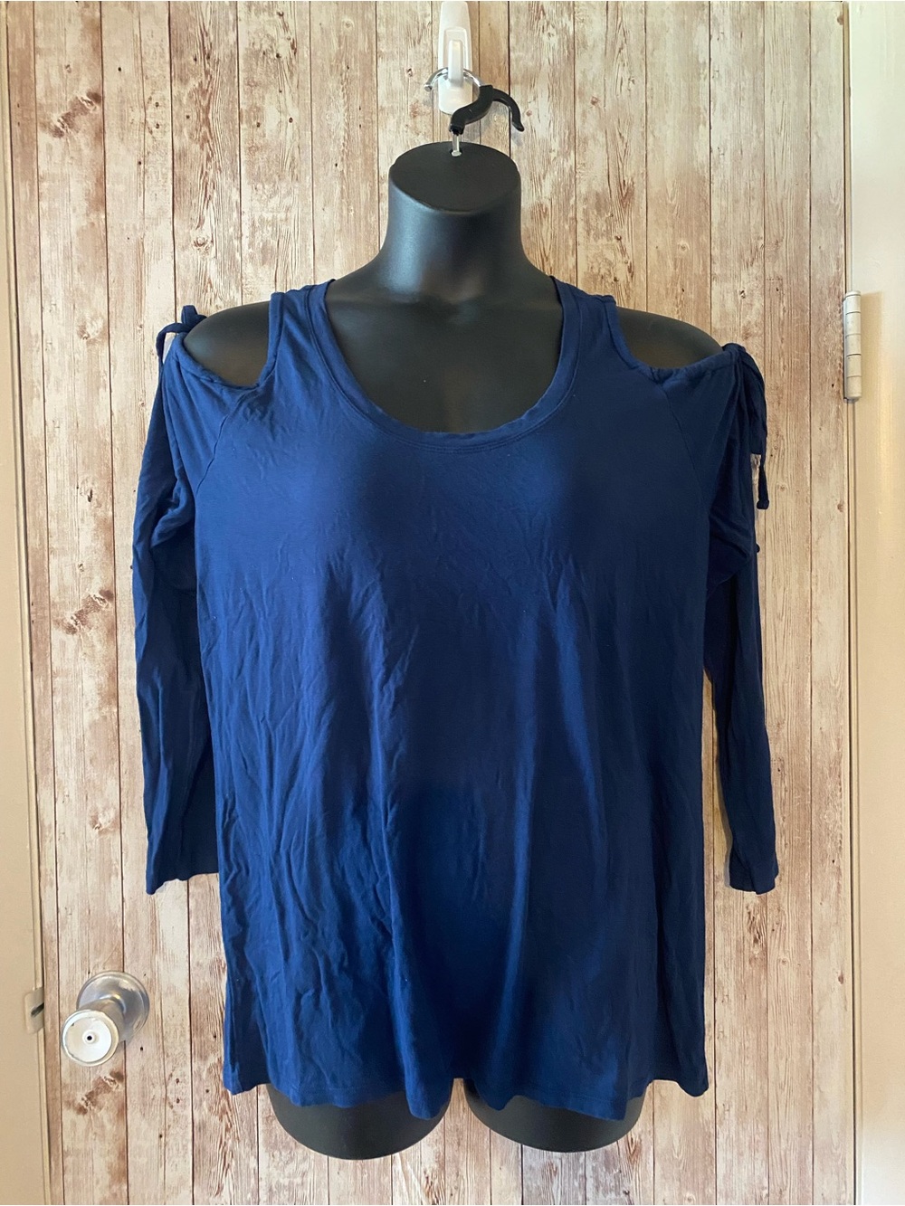 Torrid Navy Blue Cold-Shoulder Long Sleeve Top with Tie Accents Size 2 Plus